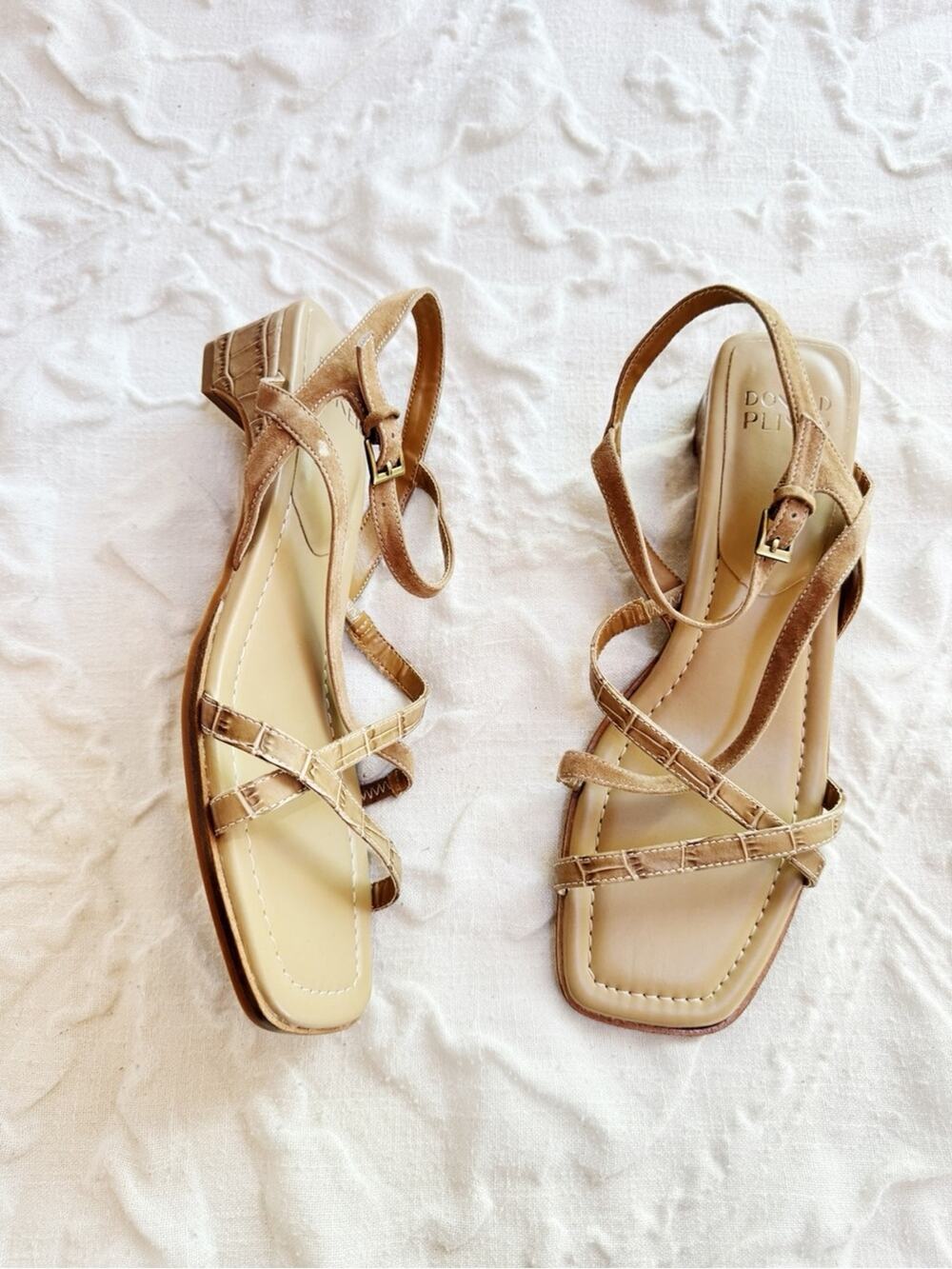 Donald Pliner Cesilia Sandal
Size 9 New
